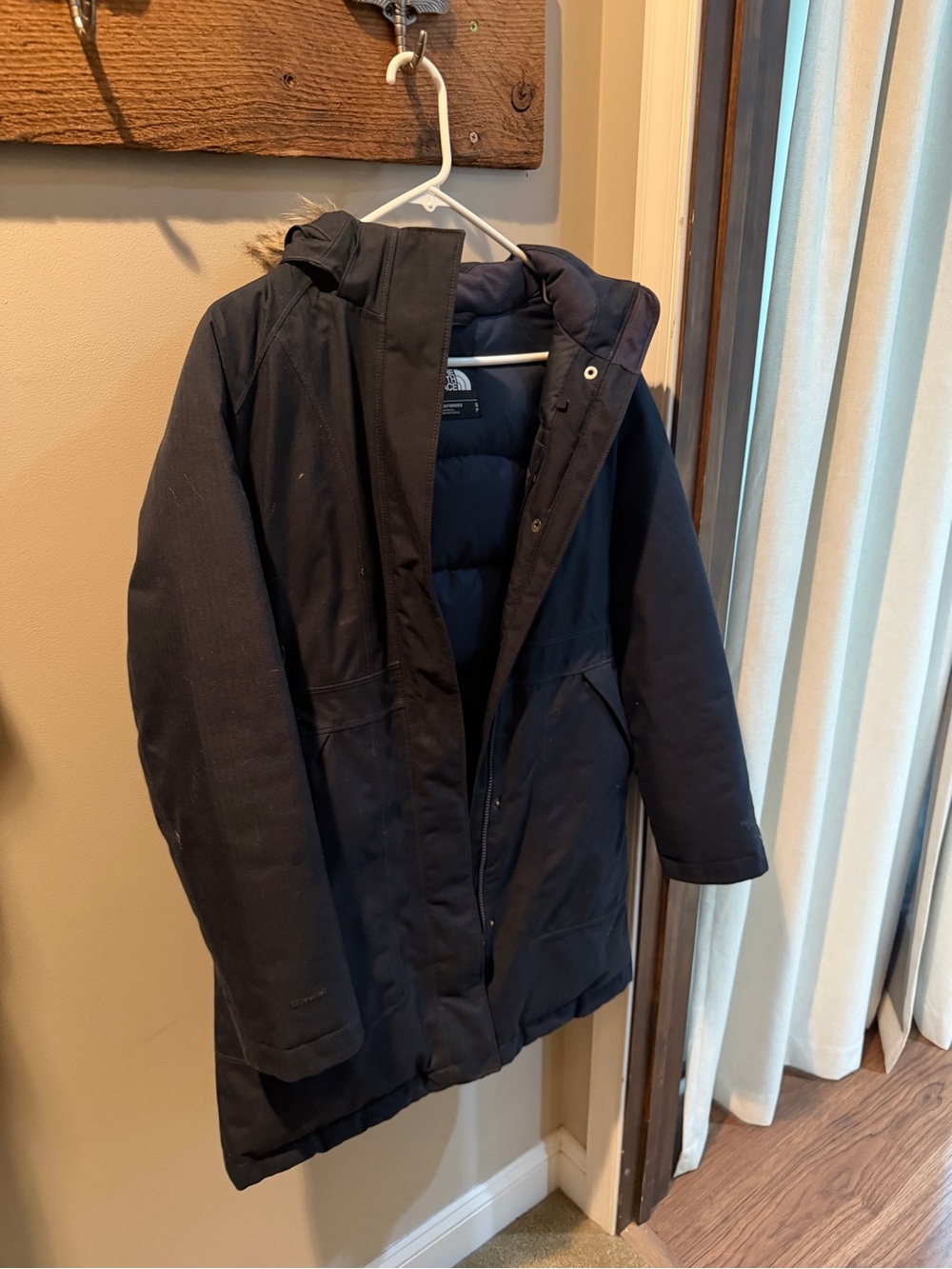 The North Face Women’s Navy Arctic Down Parka